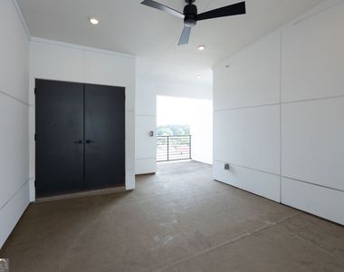1836 Memorial Drive Se - Photo Thumbnail 12