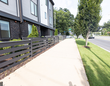 1836 Memorial Drive Se - Photo Thumbnail 23