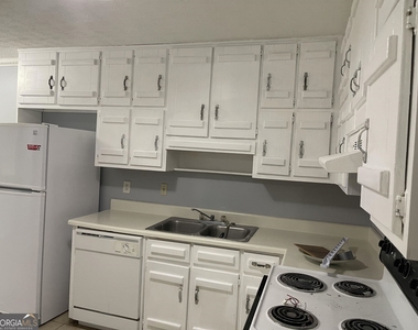 150 Hunters Lane - Photo Thumbnail 12