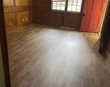150 Hunters Lane - Photo Thumbnail 3