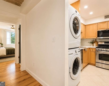 2479 Peachtree Road Ne - Photo Thumbnail 6