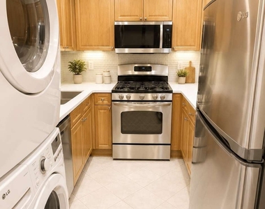 2479 Peachtree Road Ne - Photo Thumbnail 5