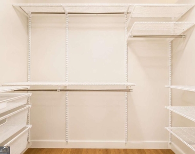 2479 Peachtree Road Ne - Photo Thumbnail 9