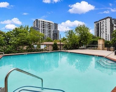 2479 Peachtree Road Ne - Photo Thumbnail 10