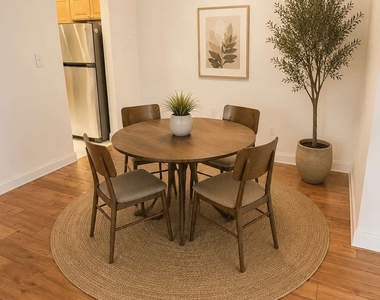 2479 Peachtree Road Ne - Photo Thumbnail 3