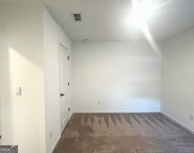 205 Bald Avenue - Photo Thumbnail 16