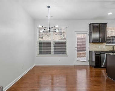 1697 Paxton Lane Sw - Photo Thumbnail 8