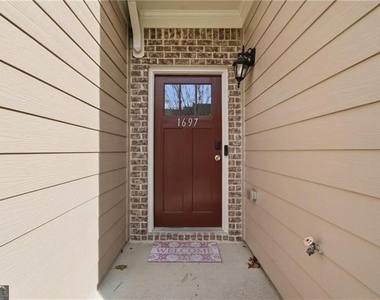 1697 Paxton Lane Sw - Photo Thumbnail 2
