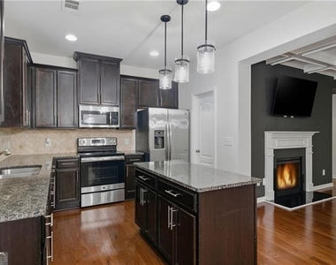 1697 Paxton Lane Sw - Photo Thumbnail 12
