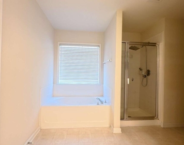 135 Friars Head Drive - Photo Thumbnail 28