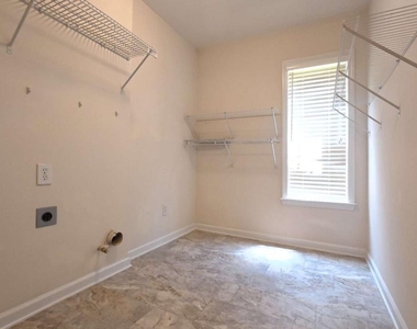 135 Friars Head Drive - Photo Thumbnail 10