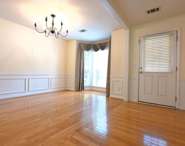 135 Friars Head Drive - Photo Thumbnail 8