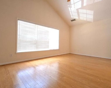 135 Friars Head Drive - Photo Thumbnail 20