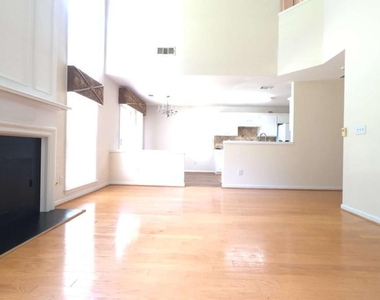 135 Friars Head Drive - Photo Thumbnail 13
