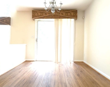 135 Friars Head Drive - Photo Thumbnail 3