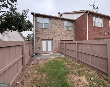 127 Red Maple Drive - Photo Thumbnail 4