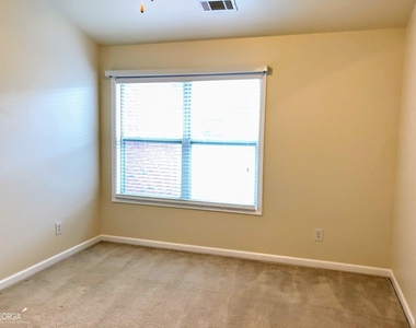 127 Red Maple Drive - Photo Thumbnail 8