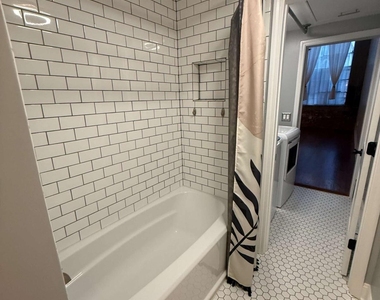 210 Walker Street Sw - Photo Thumbnail 10