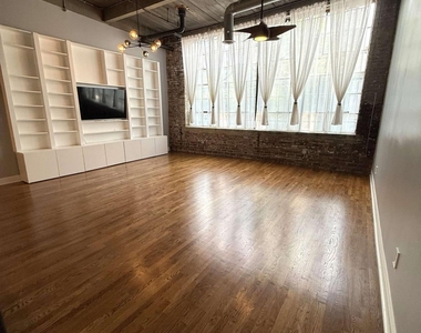 210 Walker Street Sw - Photo Thumbnail 5