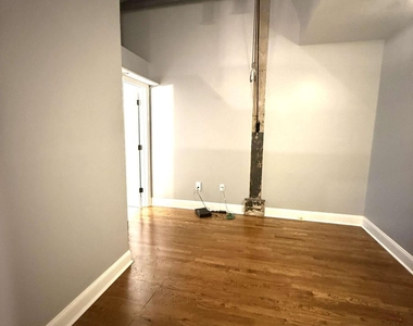 210 Walker Street Sw - Photo Thumbnail 8