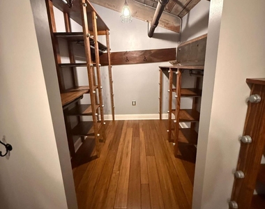 210 Walker Street Sw - Photo Thumbnail 13