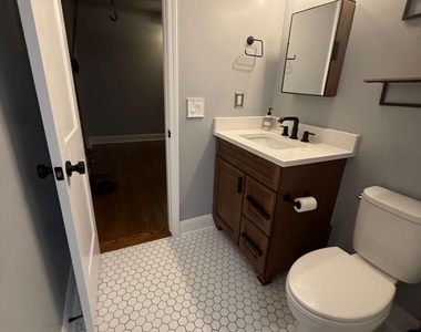 210 Walker Street Sw - Photo Thumbnail 9