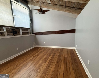 210 Walker Street Sw - Photo Thumbnail 12