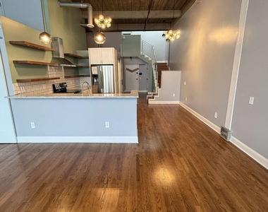 210 Walker Street Sw - Photo Thumbnail 6