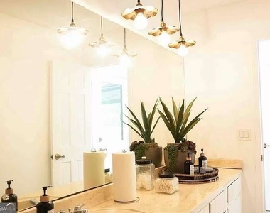 5262 Kurt Lane Sw - Photo Thumbnail 10