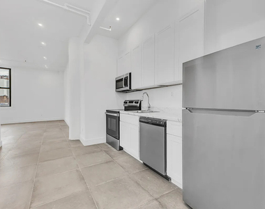 81 Willoughby Street - Photo Thumbnail 1