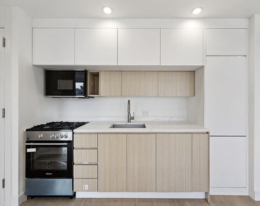 180 Eagle Street - Photo Thumbnail 2