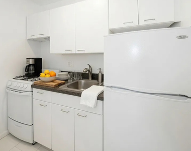 342 East 55th Street - Photo Thumbnail 1