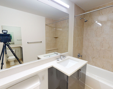 10 Hanover Square - Photo Thumbnail 4