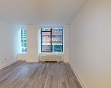 10 Hanover Square - Photo Thumbnail 3