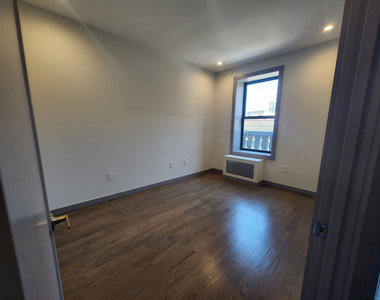 550 West 157th Street - Photo Thumbnail 4