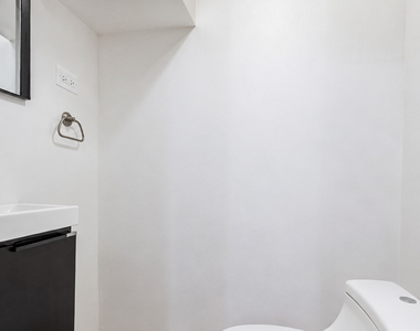 146 East 39th Street - Photo Thumbnail 6