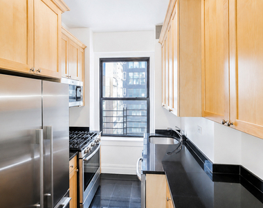 111 East 80th Street - Photo Thumbnail 2