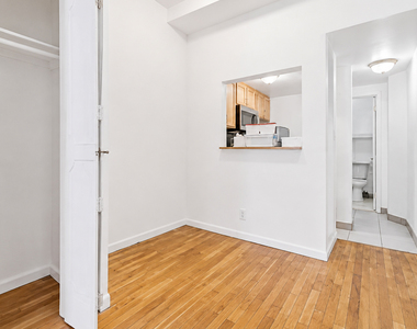 146 East 39th Street - Photo Thumbnail 2