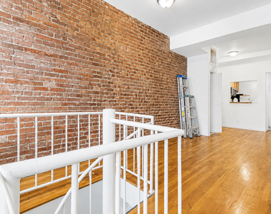 146 East 39th Street - Photo Thumbnail 1