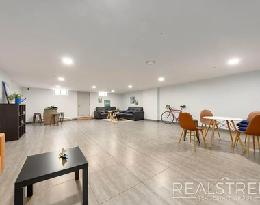 275 Linden Street - Photo Thumbnail 6
