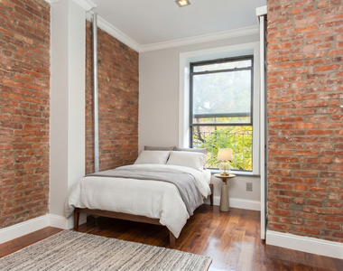16 East 116th Street - Photo Thumbnail 2