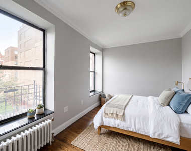 326 East 100th Street - Photo Thumbnail 3