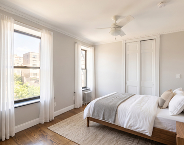 326 East 100th Street - Photo Thumbnail 3