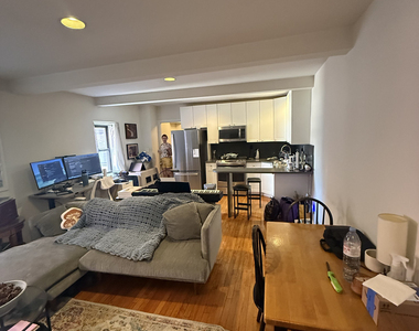 120 Madison Avenue - Photo Thumbnail 1