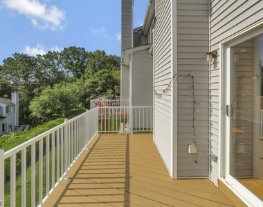 370 Summerhill Dr - Photo Thumbnail 17