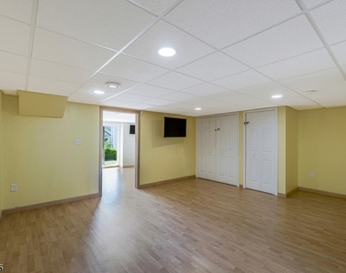 370 Summerhill Dr - Photo Thumbnail 18