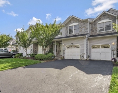 370 Summerhill Dr - Photo Thumbnail 24