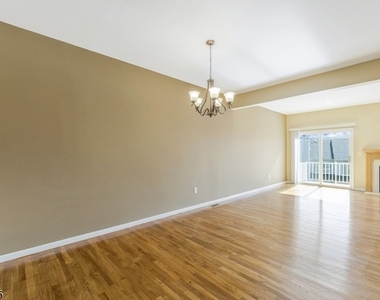 370 Summerhill Dr - Photo Thumbnail 26