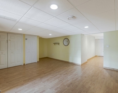 370 Summerhill Dr - Photo Thumbnail 21