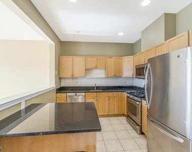 370 Summerhill Dr - Photo Thumbnail 4